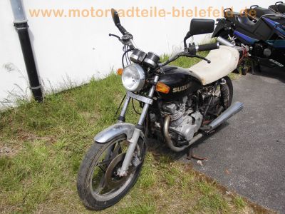 Suzuki_GS_400_E_Twin_Klassiker_Giuliari_Sitzbank_weiss_sonst_Original-Zustand_5.jpg