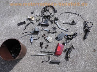 Suzuki_GSX_250_E_GJ53B_Ersatz-Teile_spare_parts_Motor_Regler_CDI_etc__-_wie_GS25X_GS40X_GSX400E_11.jpg