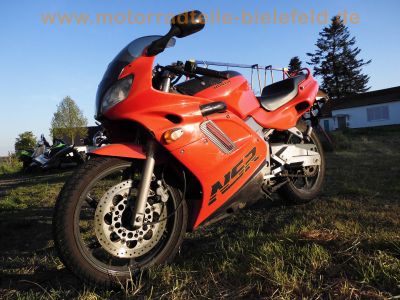 Honda_NSR_125_R_JC22_rot_2-Takter_-_wie_JC20_CBR_125_R_JC34_JC39__31.jpg