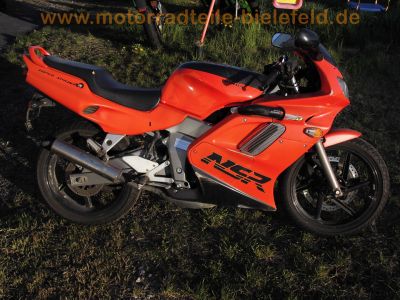Honda_NSR_125_R_JC22_rot_2-Takter_-_wie_JC20_CBR_125_R_JC34_JC39__5.jpg