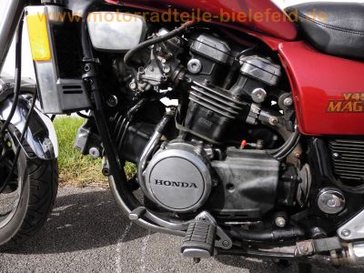 Honda_V45_Magna_750_C_RC07_rot_hohe_Sissy-Bar_Chopper_Cruiser_-_wie_Honda_VF_700_750_C_RC09_RC21_RC28_Super_Magna_21.jpg