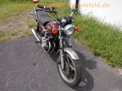 Suzuki_GS_550_L_Chopper_rot_Sturzbuegel_-_wie_GS_400_500_550_750_1000_D_E_T_L__57.jpg