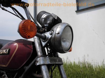 Suzuki_GS_550_L_Chopper_rot_Sturzbuegel_-_wie_GS_400_500_550_750_1000_D_E_T_L__63.jpg
