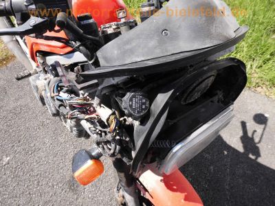 Honda_VF_1000_F_SC15_rot_V4-Tourer_-_wie_SC16_VF_500_700_750_1100_F_S_C_Sabre_Magna_98.jpg