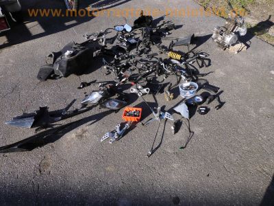 Yamaha_YZF-R_125_RE06_Ersatz-Teile_spare-parts_Heck_Motor_Rasten_etc__3.jpg