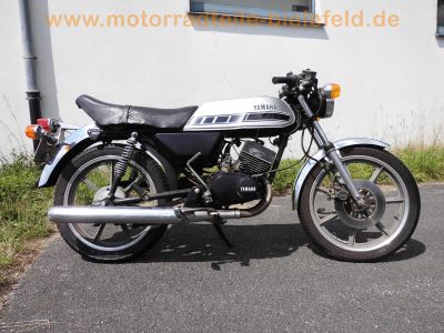 Yamaha_RD_200_DX_1E8_silber-grau_+_Ersatz-Teile_-_wie_DT_RD_RS_50_80_100_125_175_200_250_M_MX_MX-S_85.jpg