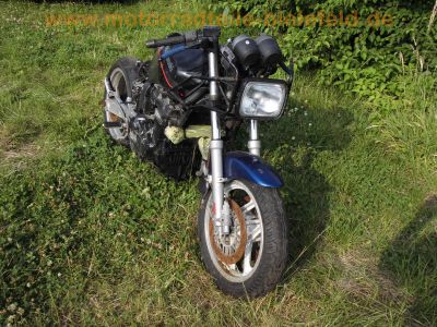 Kawasaki_GPZ_900_R_ZX900A_Streetfigher-Wrack_180-55_ZR17_Hinterrad_Auspuff_eloxiert_-__wie_GPZ_750_R_1000_RX_ZX10_79.jpg