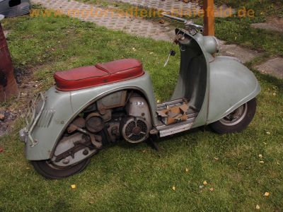 Hans_Glas_Goggo_200_Motor-Roller_Oldtimer_Veteranen-Roller_Bj__1955_mit_ILO-Motor_M_200_V_-_wie_Goggo_125_150__34.jpg