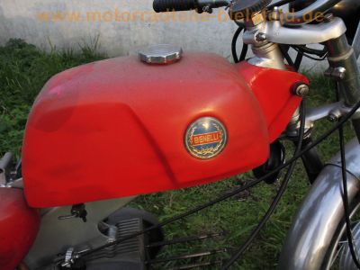 Benelli_Motobi_125_Sport_Special_Einzylinder_Kraftei_Bj__ca__1969_73.jpg