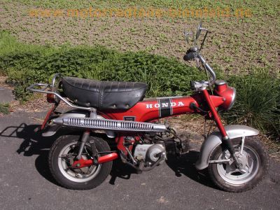 Honda_ST_50_DAX_rot_original_Bj__ca__1975_-_wie_SS50_Z50_Monkey_36.jpg