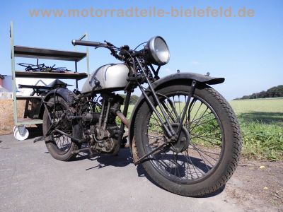 New_Imperial_NI_150_ccm_OHV_Modell_23_Bj__ca__1935_-_wie_250_350_500_Sport_Tourer_3.jpg