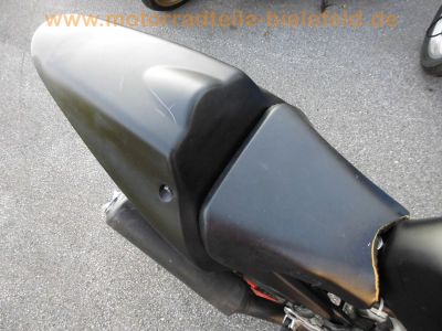 Honda_CBR_600_F_PC19_schwarz_Race-Track-Umbau_-_wie_PC23_6.jpg