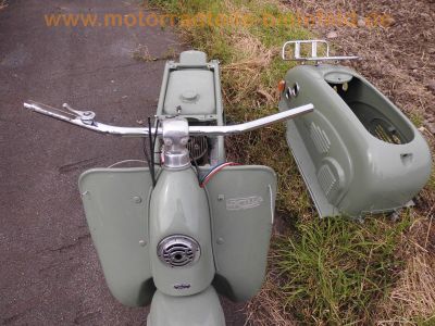 Röhr_Rolletta_200_Roller_Bj__1954_-_kein_Eichler_Kroboth_Heinkel_FAKA_Zündapp_Messerschmitt_Bajaj_42.jpg