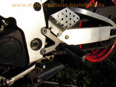 Honda_CBR_900_RR_Fireblade_SC28_Ur-Modell_schwarz_LSL-Lenkungsdämpfer_Sport-Auspuff_-_wie_SC33_54.jpg