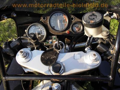 Honda_CBR_900_RR_Fireblade_SC28_Ur-Modell_schwarz_LSL-Lenkungsdämpfer_Sport-Auspuff_-_wie_SC33_65.jpg
