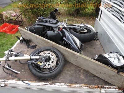 Yamaha_YZF-R1_RN12_grau_YZF_1000_crash_Totalschaden_1_.jpg