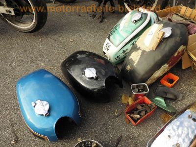 Honda_CB_500_Four_Konvolut_3x_Ersatzteile_spare-parts_-_wie_CB_350_400_500_550_750_F_Four_277.jpg