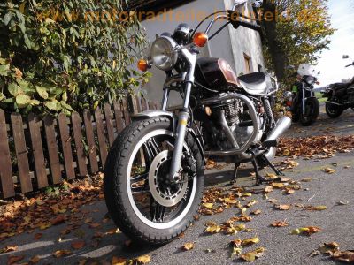 Honda_CM_400_T_NC01_Custom_braun-lila_ORIGINAL_US-Chopper_kurze_Chrom-Fender_Sturzbuegel_mit_Highway-Bars_-_wie_CM_CB_125_185_200_250_400_61.jpg