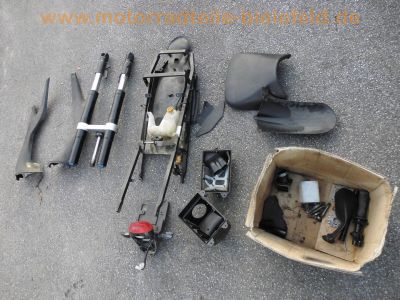 Aprilia_RS125_Ersatzteile_spare-parts_USD-Gabel_fork_Sitzbank_seat_-_wie_AF1_RS250_2.jpg