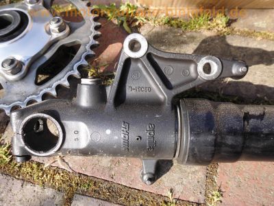 Aprilia_RSV_1000_Mille_RP_2003_Ersatzteile_spares_spare-parts_-_wie_Aprilia_RST_1000_Futura_Tuono_Falco_58.jpg