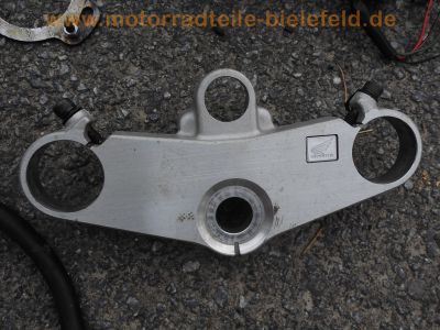 Honda_CBR_900_RR_Fireblade_SC28_Ersatzteile_spares_spare-parts_-_wie_SC33_38.jpg