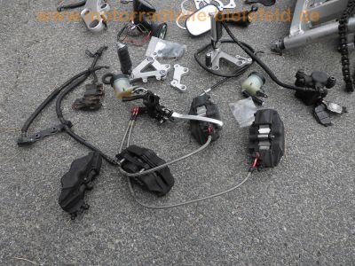 Honda_CBR_900_RR_Fireblade_SC28_Ersatzteile_spares_spare-parts_-_wie_SC33_41.jpg
