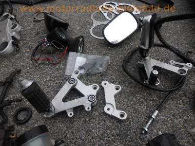 Honda_CBR_900_RR_Fireblade_SC28_Ersatzteile_spares_spare-parts_-_wie_SC33_45.jpg