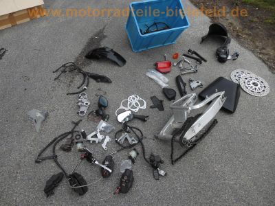 Honda_CBR_900_RR_Fireblade_SC28_Ersatzteile_spares_spare-parts_-_wie_SC33_63.jpg