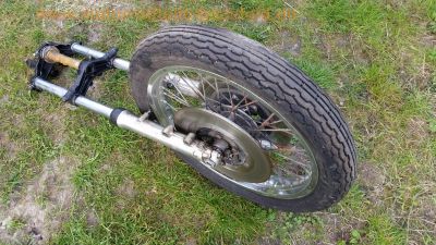 Kawasaki_KZ650B_Ersatzteile_Gabel_Speichenraeder_Motor_Vergaser_101.jpg