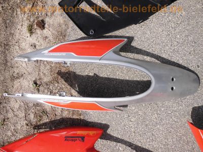 MZ_125_SM_Street_Moto_Super-Moto_Ersatzteile_Verkleidung_Maske_Kanzel_Seiteteile_Heckteil_Fender_Schutzblech_15.jpg