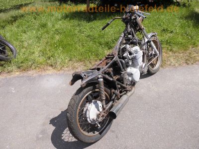 Honda_CB_550_K_Four_4-1_Auspuff_Wrack_als_Ersatzteile_Motor_Vergaser_Tacho_12.jpg