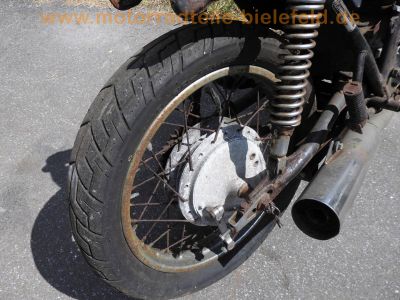 Honda_CB_550_K_Four_4-1_Auspuff_Wrack_als_Ersatzteile_Motor_Vergaser_Tacho_14.jpg
