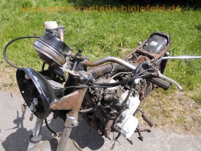 Honda_CB_550_K_Four_4-1_Auspuff_Wrack_als_Ersatzteile_Motor_Vergaser_Tacho_36.jpg