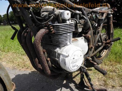 Honda_CB_550_K_Four_4-1_Auspuff_Wrack_als_Ersatzteile_Motor_Vergaser_Tacho_40.jpg