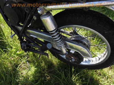 Suzuki_GN_125_2x_Wrack_ohne_Motor_als_Ersatzteile_Gabel_Raeder_Sitzbank_Tank_Instrumente_Schutzblech_Kotfluegel_-_wie_GN250_GN400_19.jpg