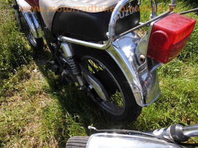 Suzuki_GN_125_2x_Wrack_ohne_Motor_als_Ersatzteile_Gabel_Raeder_Sitzbank_Tank_Instrumente_Schutzblech_Kotfluegel_-_wie_GN250_GN400_20.jpg