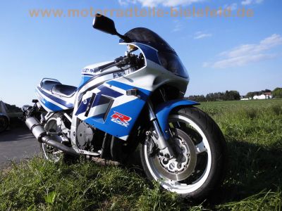 Suzuki_GSX-R_750_GR7AB_Modell_M_blau-weiss_BSM_Future_Sport-Auspuff_Sozius-Sitz-Abdeckung_-_Ersatzteile_wie_GSXR_1100_32.jpg