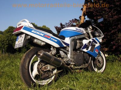 Suzuki_GSX-R_750_GR7AB_Modell_M_blau-weiss_BSM_Future_Sport-Auspuff_Sozius-Sitz-Abdeckung_-_Ersatzteile_wie_GSXR_1100_33.jpg