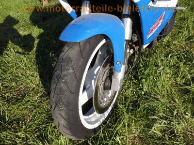 Suzuki_GSX-R_750_GR7AB_Modell_M_blau-weiss_BSM_Future_Sport-Auspuff_Sozius-Sitz-Abdeckung_-_Ersatzteile_wie_GSXR_1100_83.jpg