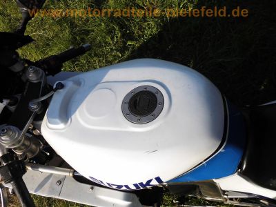 Suzuki_GSX-R_750_GR7AB_Modell_M_blau-weiss_BSM_Future_Sport-Auspuff_Sozius-Sitz-Abdeckung_-_Ersatzteile_wie_GSXR_1100_94.jpg