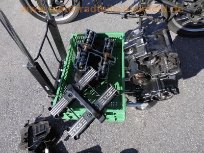 Yamaha_XJ_550_4V8_Wrack_als_Ersatzteile_Gabel_Zylinder_Kolben_10.jpg