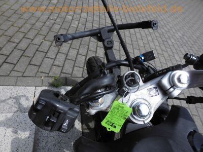 Honda_CBR_125_R_JC34_Vergaser_27tkm_Sturz_10kW_110kmh_teilzerlegt_als_Ersatzteile_1a_Motor_15.jpg