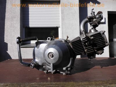Honda_C90_Super_Cub_liegender_Motor_engine_moteur_wie_C50_C70_C100_ggf_Tuning_Honda_ST50_Dax_Z50A_Monkey_SS50_13.jpg