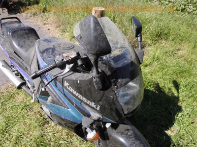 Kawasaki_GPX_600_R_ZX600D_schwarz-blau_30tkm_Sturz_Karl_-_wie_GPZ_GPX_600_750_900_R_17.jpg