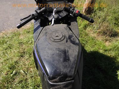 Kawasaki_GPX_600_R_ZX600D_schwarz-blau_30tkm_Sturz_Karl_-_wie_GPZ_GPX_600_750_900_R_59.jpg