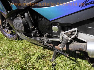 Kawasaki_GPX_600_R_ZX600D_schwarz-blau_30tkm_Sturz_Karl_-_wie_GPZ_GPX_600_750_900_R_67.jpg