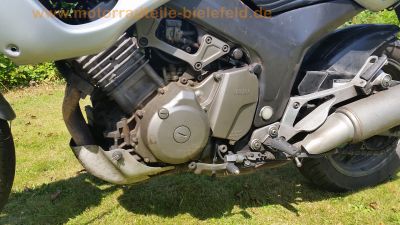 Yamaha_TDM_850_3VD_Twin_grau_Motor_1a_-_technisch_wie_XTZ_750_3LD_39.jpg