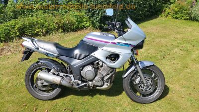 Yamaha_TDM_850_3VD_Twin_grau_Motor_1a_-_technisch_wie_XTZ_750_3LD_5.jpg