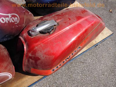 Honda_Oldtimer-Tanks_CB_250K_350K_250G_360G_900F2_750F2_Boldor_550Four_750Four_4.jpg
