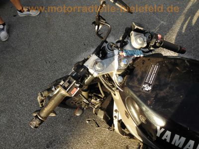Yamaha_FZR600_3HE_Crash_schwarz-tuerkis_Gepaecktraeger_31.jpg